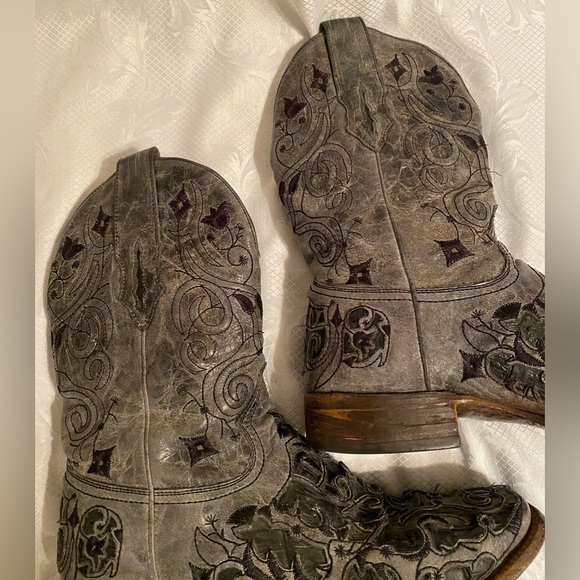 Men’s Corral Vintage leather embroidered square toe western boots. Size 11.5D - Picture 2 of 16